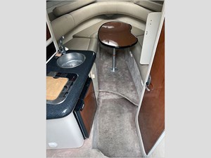 27' Monterey 2002 262 Cruisers 15 