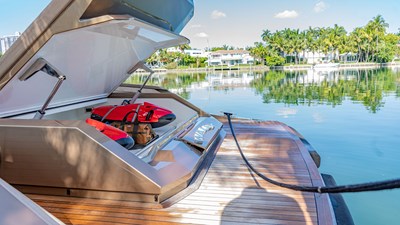 TENDER OWL 40 Garage for Water Toys (Not Included)