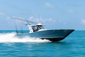 THE BOAP 0 Projekt C-39 running blu water