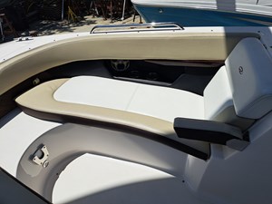 - 16 17_2014 27ft Regal 2700 Bowrider