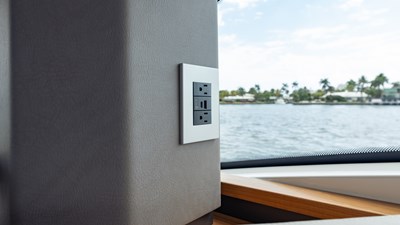 Lorax 86 2024 Tiara Yachts 48 LE