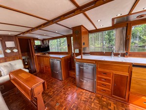 TALLULAH 32 Galley