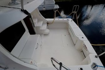 2002 Luhrs 36 Convertible 3 4
