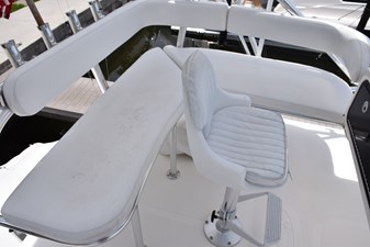 RAHITI 47 Tower Helm Seat and Bench Lounge  
