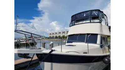 2009 Mainship 34 Trawler 3 