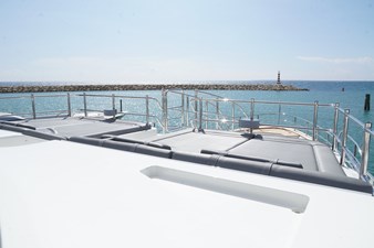 PAPAITO 19 Custom foredeck sunbathing pads