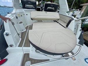 - 16 17_2016 33 Monterey 335 Sport Yacht