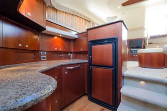 - 12 39-2004-Sea-Ray-Motor-Yacht-15