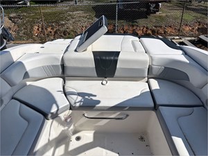 2019 CHAPARRAL 23 H2O SURF 6 YS240143_06