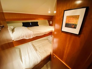 The Motley Crew 59 60_2003 57ft Navigator THE MOTLEY CREW