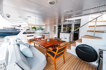 LONE STAR 71 Aft Deck