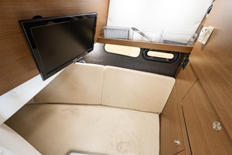 Irish Eyes III 2 35_searay_irish_eyes_cabin_2