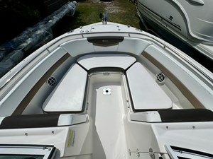 - 16 17_2021 24ft Robalo R247 Dual Console