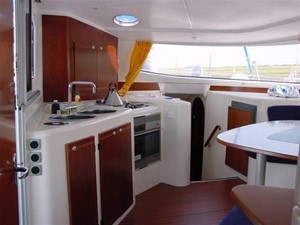 40' 2007 Fountaine Pajot Lavezzi 4 Galley