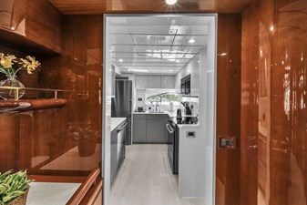 Ferretti Yachts Custom Line 94 29 