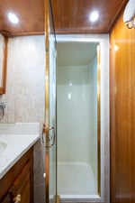 JUST DIVINE 24 61_tollycraft_just_divine_forward_head2