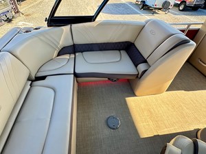 019 Harris Solstice 240 SL TNVL321 46 