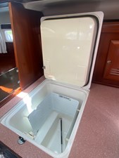 - 26 27_2004 47ft Beneteau 473 sloop