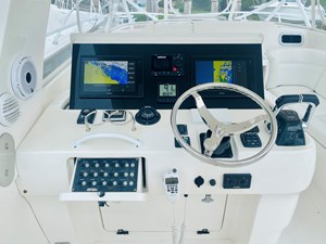- 34 35_2008 39ft Intrepid 390 Sport Yacht