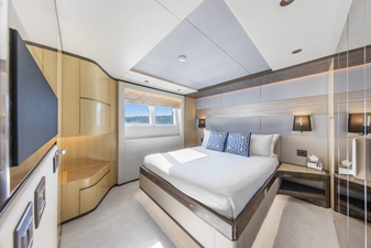 M/Y LEGACY 19 Lower Deck - Double Cabin