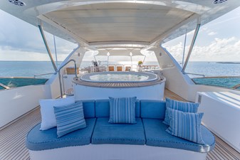 NAMASTE 38 Sun Deck Forward Seating