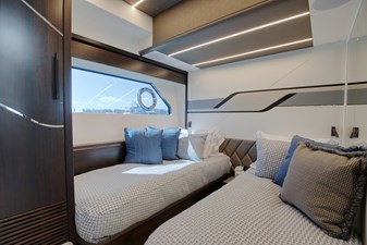 - 38 31_2023 75ft Sunseeker Sport Yacht