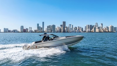 Cigarette 42 Auroris 0 