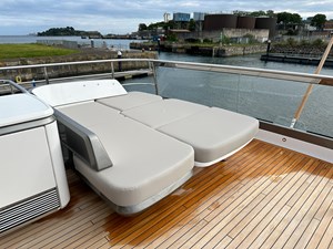 Princess X80 (X80034) 37 Aft PS skydeck sofa/sunbed
