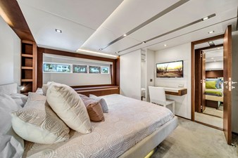 2015 Prestige 750 57 