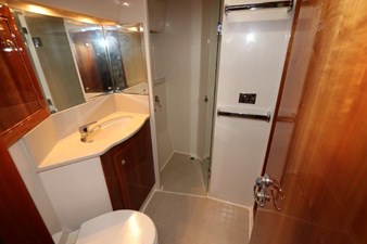 - 18 58-2004-Riviera-Enclosed-Flybridge-18