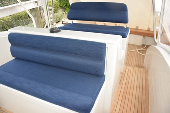43' Jim Smith  4 Forward lounge and helm bench  