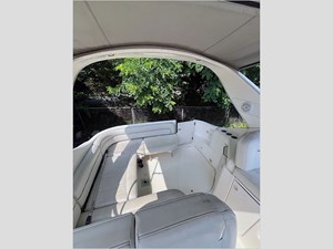 32' Bayliner 2004 305 Express 14 