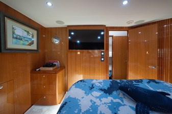 VENTURA 45 Master Stateroom TV    