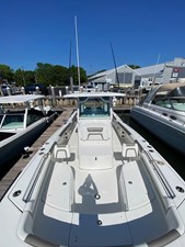 - 7 8_2022 32ft World Cat 325 CC