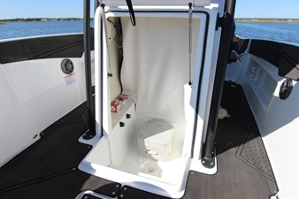 25' Scarab 255 Open ID 17 