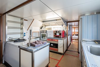 Valeria 44 
