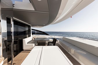 NEVER GIVE UP 11 Main Deck Aft