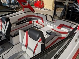 - 7 7_2020 24ft Yamaha 242X