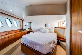 MANHATTAN 52 29 2011 Sunseeker 53 Manhattaddn-11