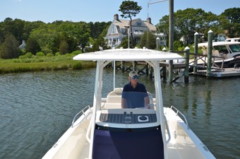 Boston Whaler 250 27 T-Top