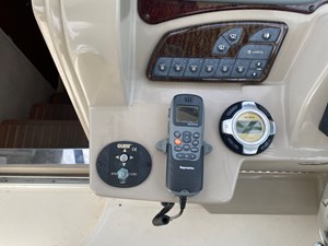 2009 SEA RAY 310 SUNDANCER  13 15-VHF RADIO