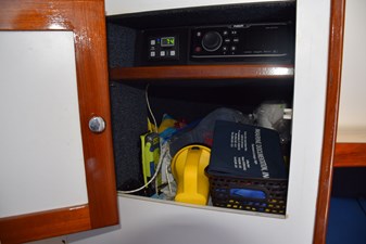 RAMPAGE 34 Air conditioning controls, Fusion stereo, portside cabinet