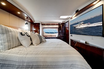 RECON ROYALE 34 TV in the master stateroom