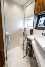 - 17 18_2019 66ft Sunseeker Manhattan