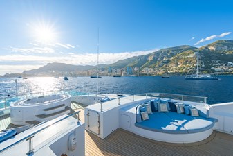 LATITUDE 14 Sunpad and Jacuzzi Starboard Sundeck