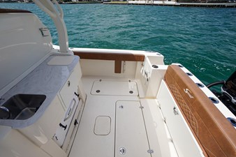 2022 Scout 330 LXF 23 