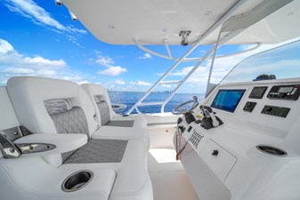 Intrepid 327 Center Console 35 32' Intrepid -12