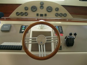 46' 2007 Fountaine Pajot Cumberland 9 Helm