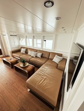 LAZIZA 46 Salon