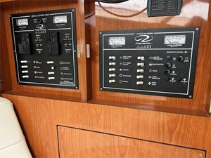 30' Regal 2005 3060 Window Express 16 